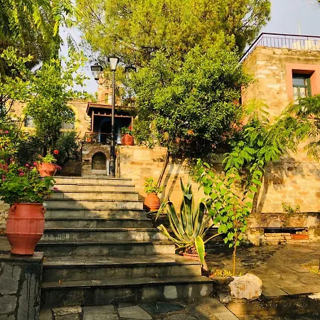 Hotel Akontisma *